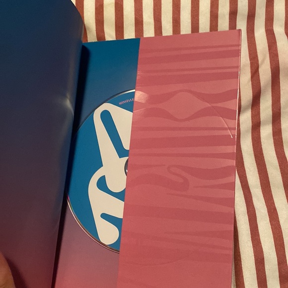 MONSTA X all about love album - Picture 5 of 6